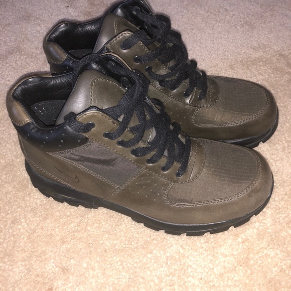 Nike ACG Other - Nike ACG Boots Forest Green Leather Men’s Size 9